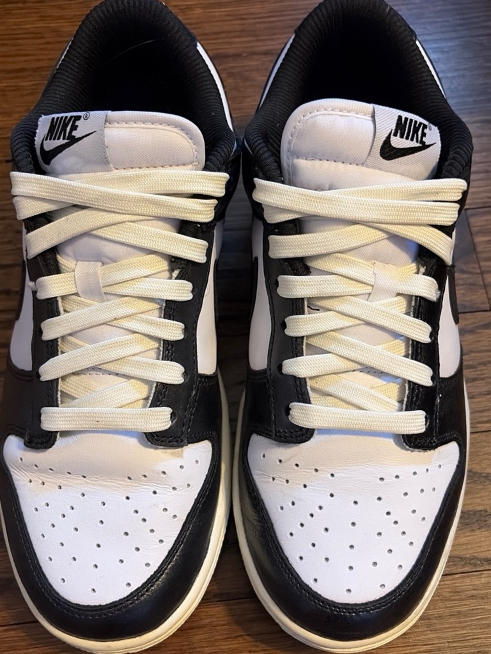 Nike Women’s Black and White Dunks Sneakers Size 8